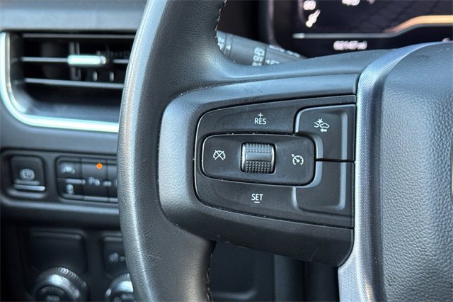 Used 2023 GMC Yukon SLT image 36