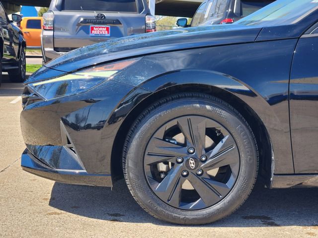 Used 2023 Hyundai Elantra SEL w/ Cargo Package image 5