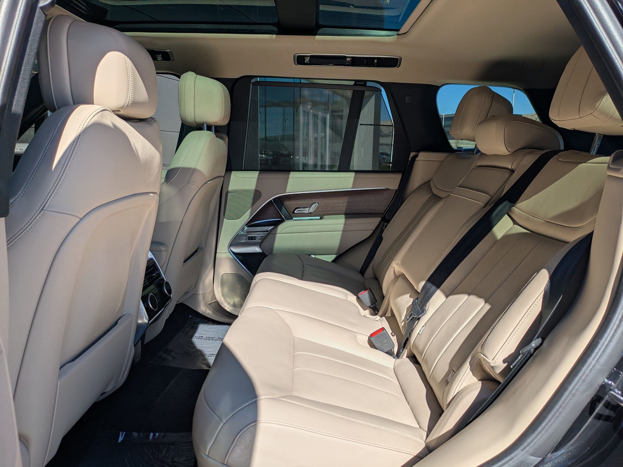 Certified 2024 Land Rover Range Rover SE image 27