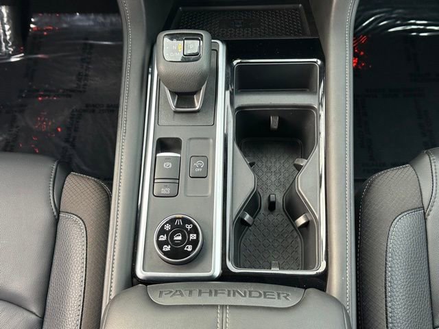 Certified 2025 Nissan Pathfinder SL image 30