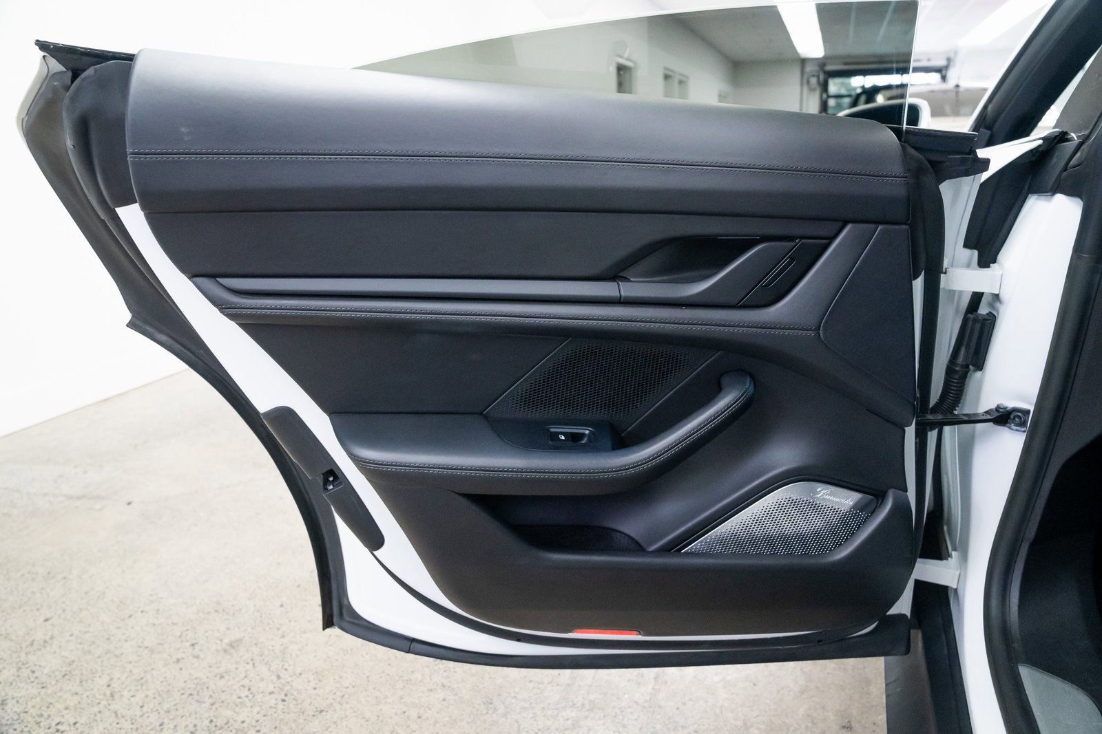 Used 2022 Porsche Taycan 4S image 20