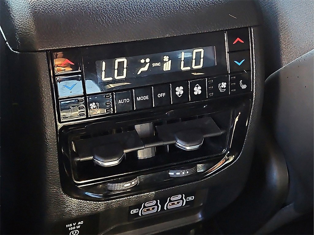 Used 2023 Jeep Grand Cherokee L Summit image 16