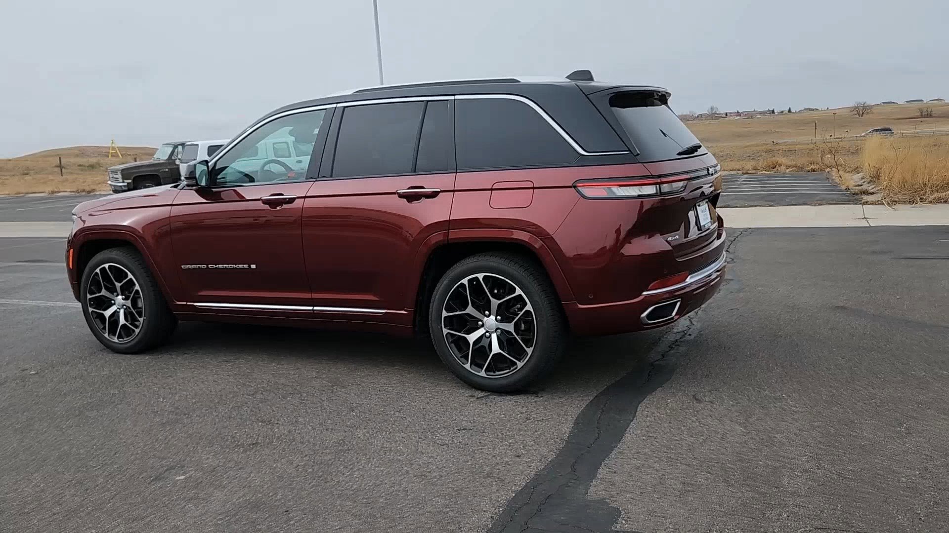 Used 2022 Jeep Grand Cherokee Summit image 2