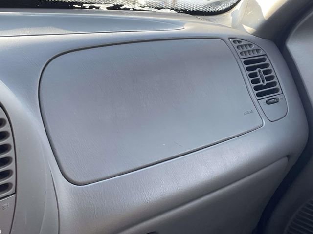 Used 2002 Ford F150 XLT image 26