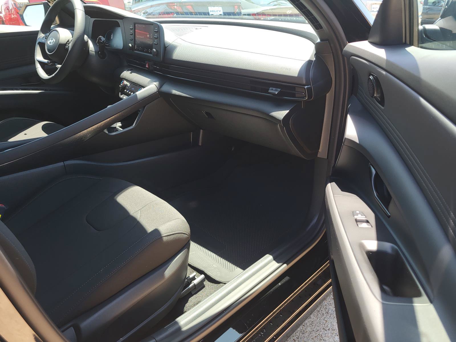 New 2026 Hyundai Elantra SEL Sport Premium FWD image 7