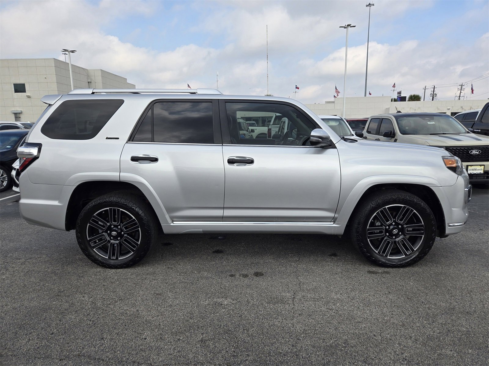 Used 2014 Toyota 4Runner Limited image 4
