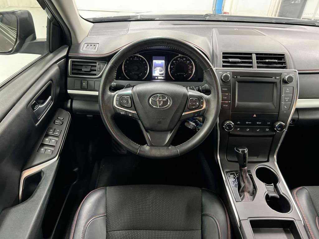 Used 2017 Toyota Camry SE FWD image 11