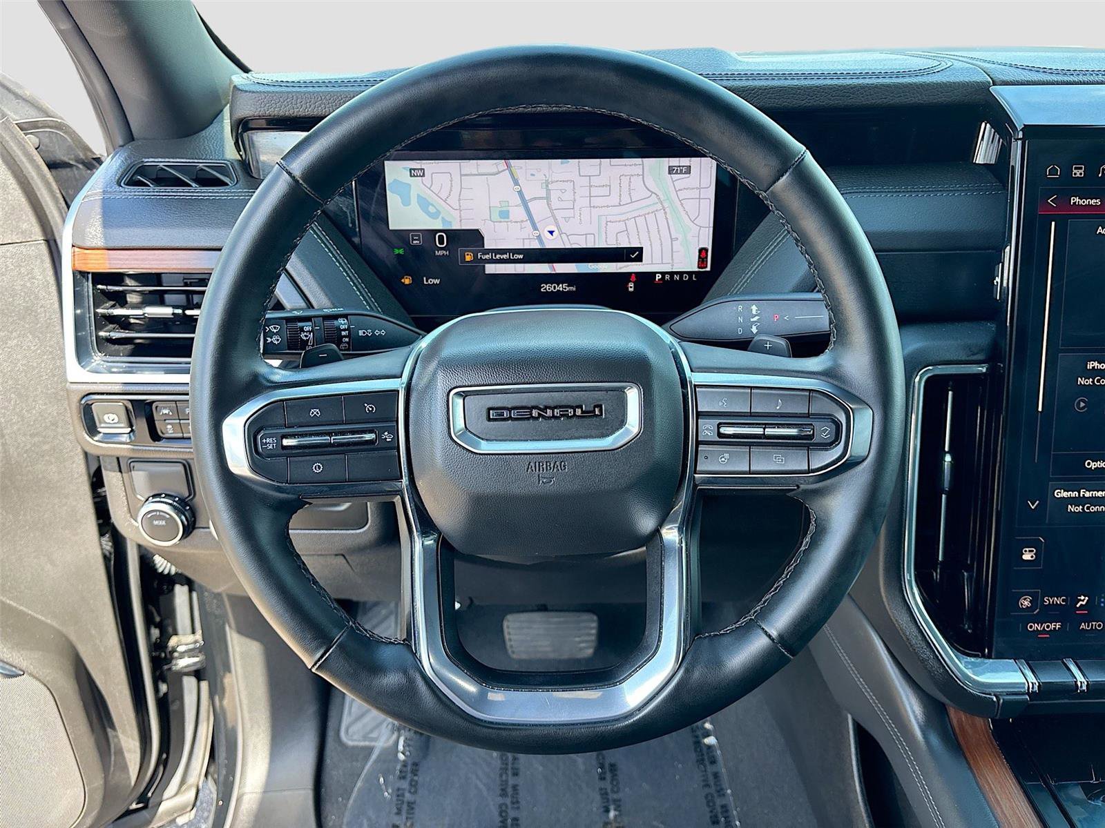 Used 2025 GMC Yukon Denali RWD image 11