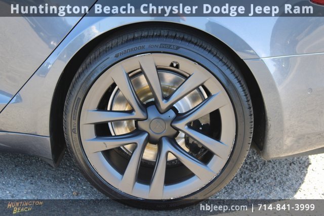 Used 2021 Tesla Model S Plaid image 7