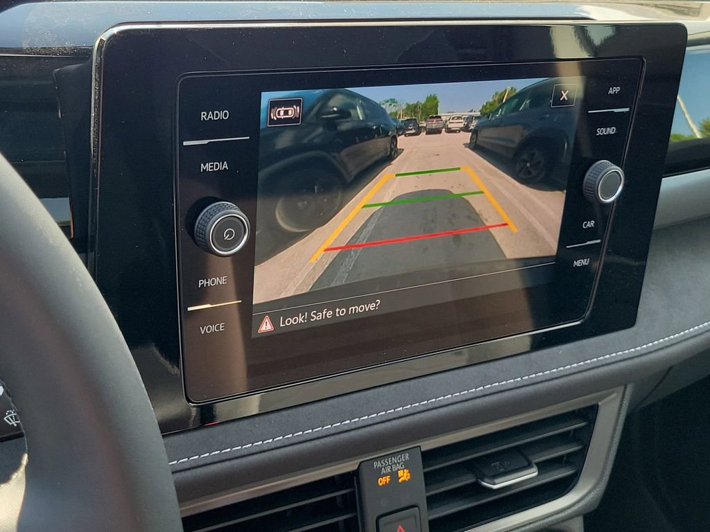New 2026 Volkswagen Taos SE FWD image 11