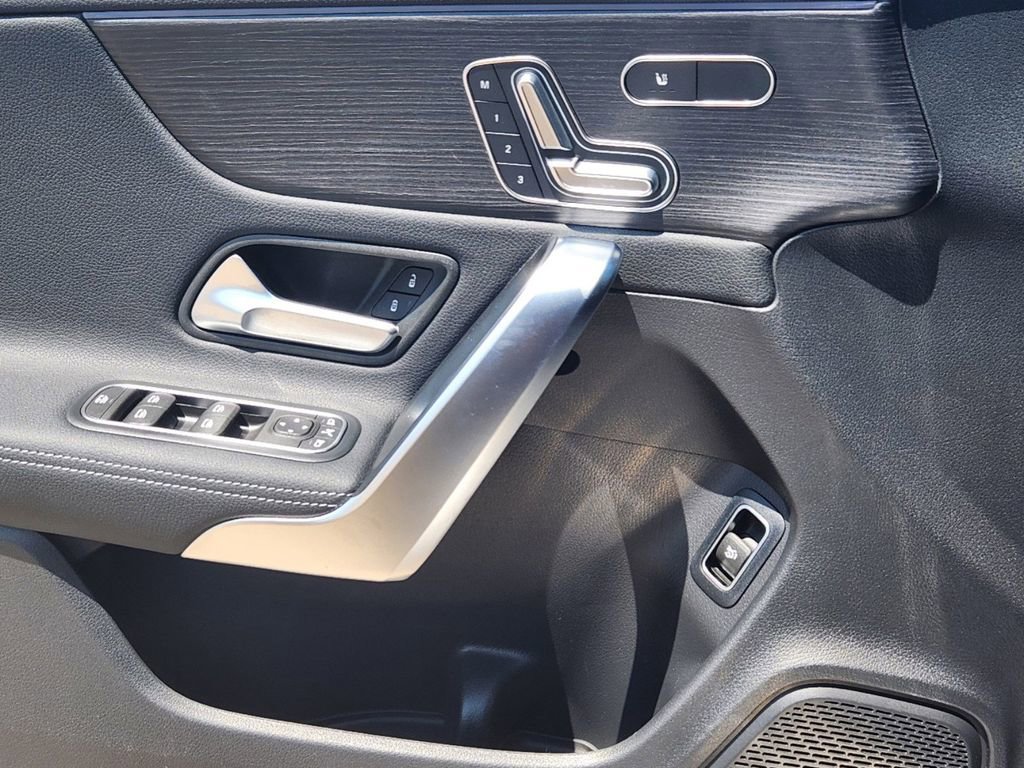 New 2025 Mercedes-Benz CLA 250 4MATIC image 7