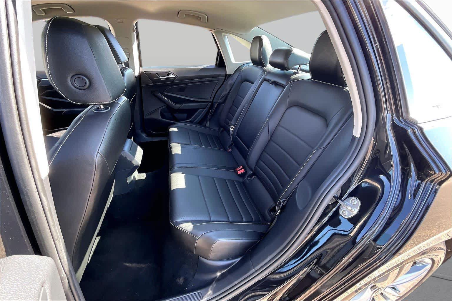 Used 2024 Volkswagen Jetta SE FWD image 20