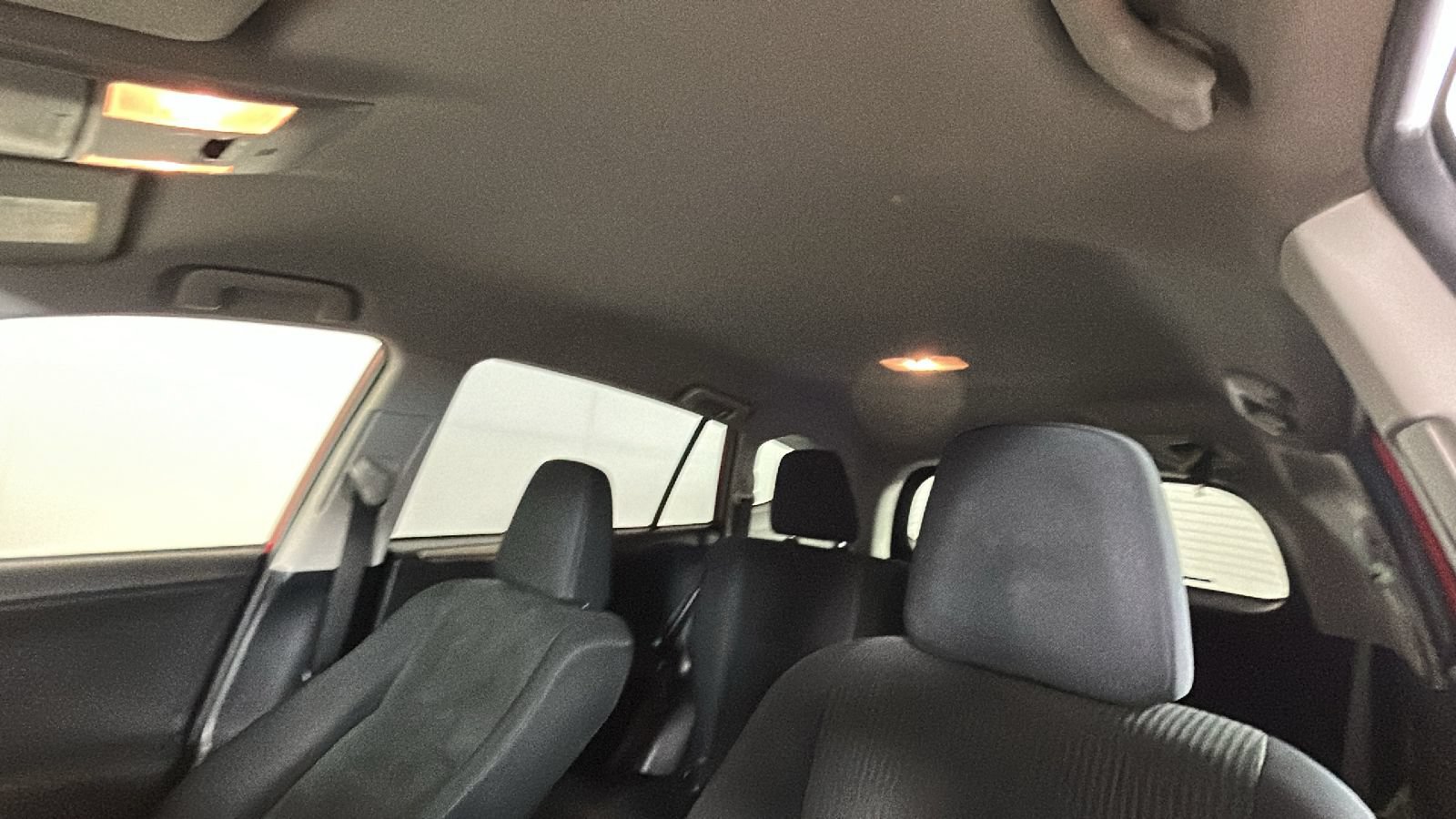 Used 2017 Toyota RAV4 LE AWD/4WD image 12