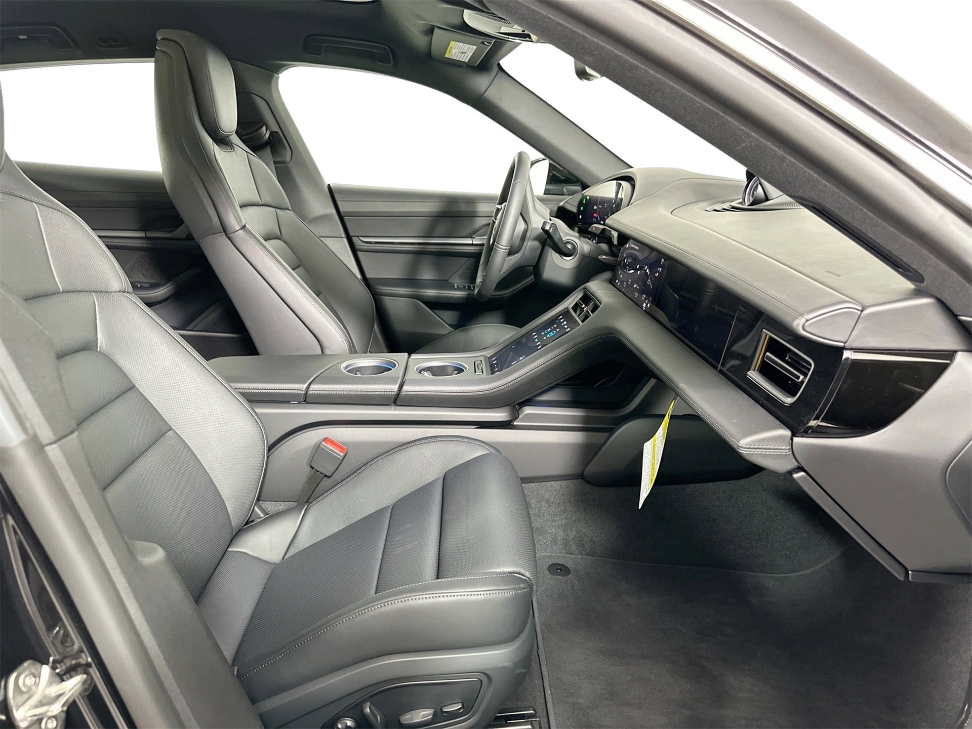 Certified 2025 Porsche Taycan 4S image 18