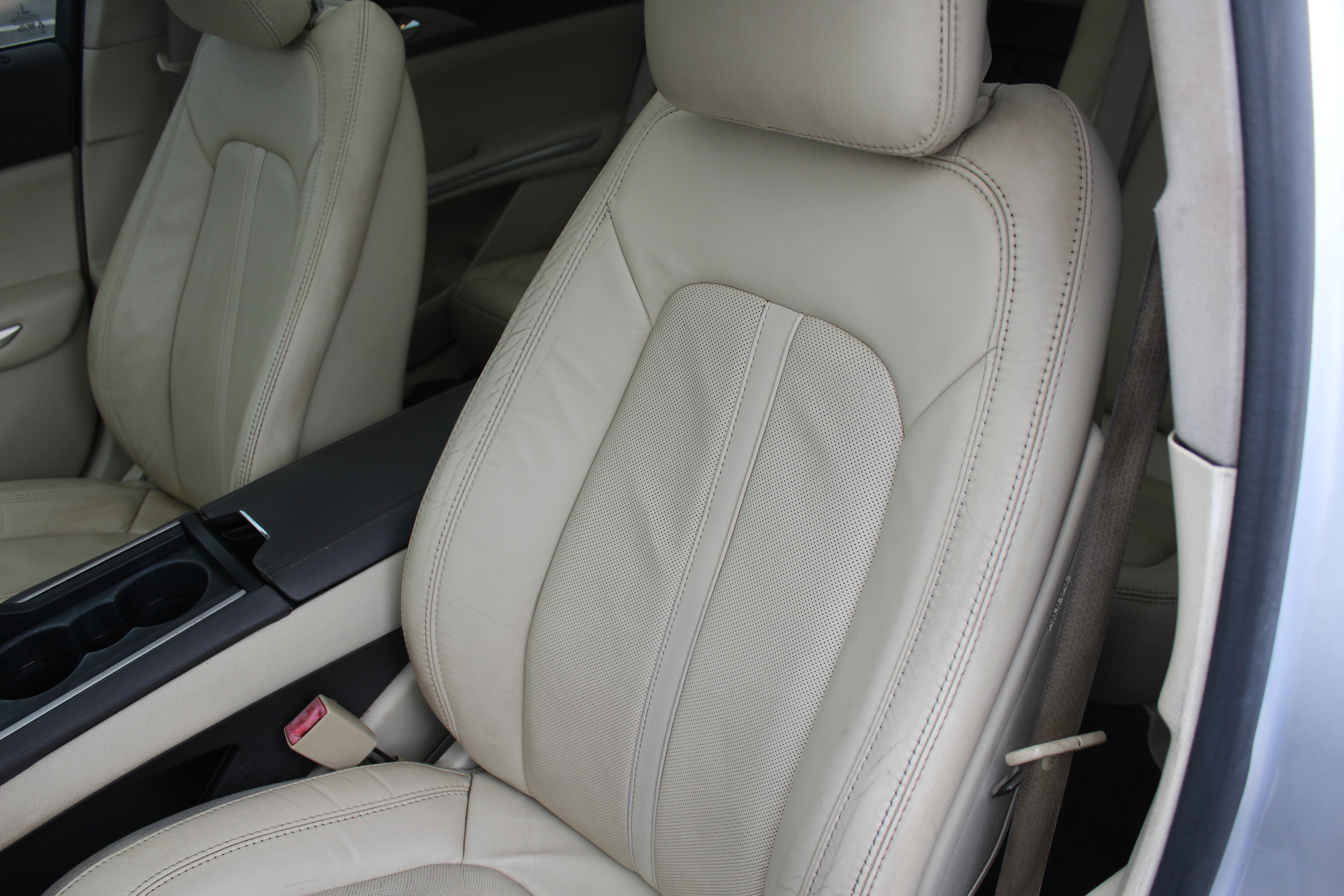 Used 2013 Lincoln MKZ Base image 26