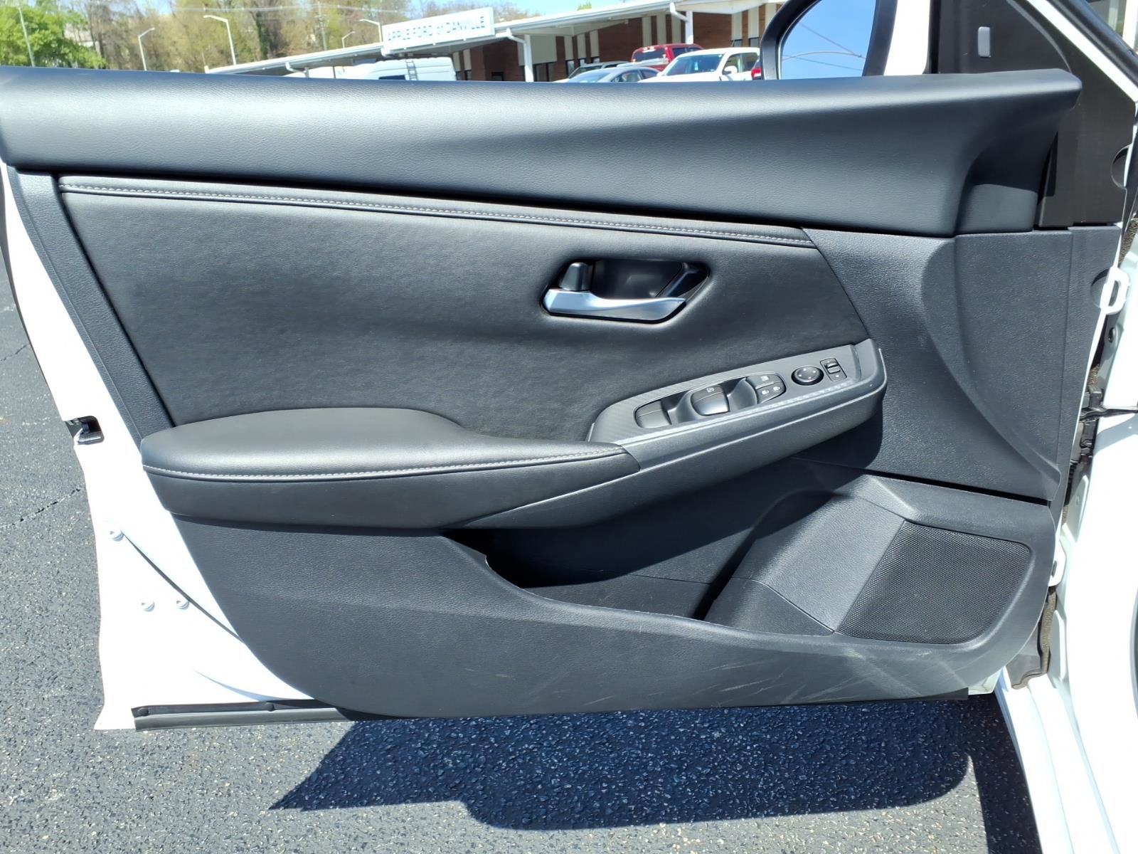 Used 2025 Nissan Sentra SV image 15