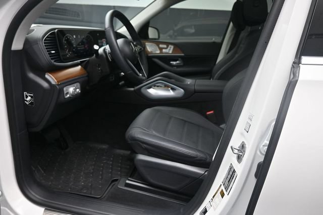 Certified 2026 Mercedes-Benz GLS 450 4MATIC image 17