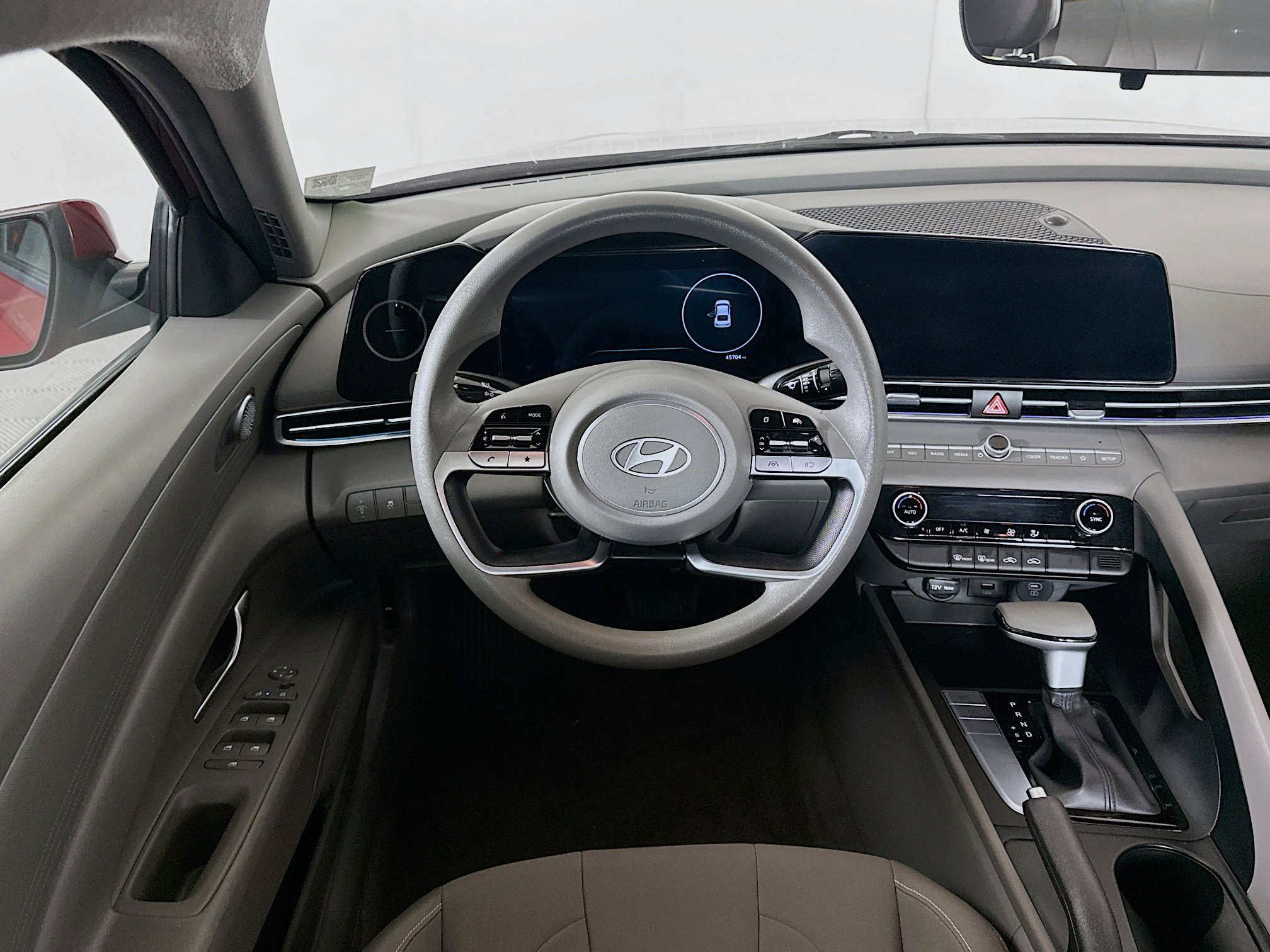 Used 2024 Hyundai Elantra SEL image 18