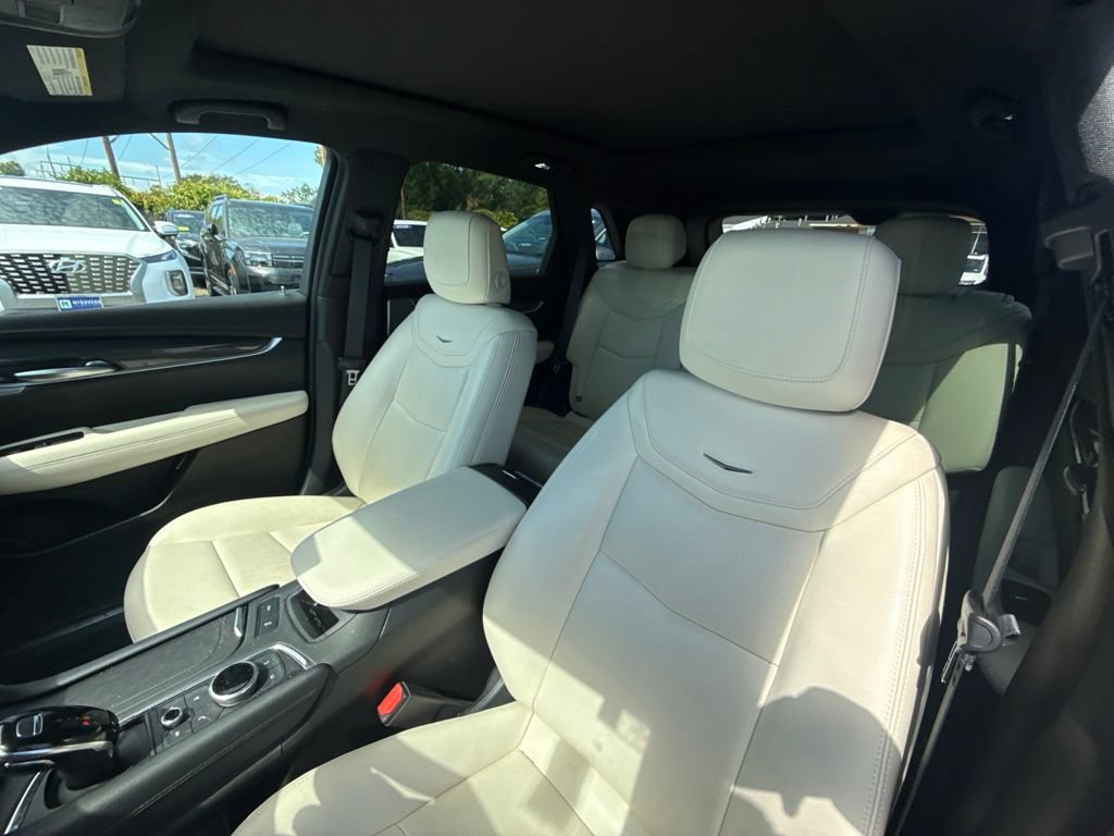 Used 2024 Cadillac XT5 Sportv w/ Technology Package AWD/4WD image 17
