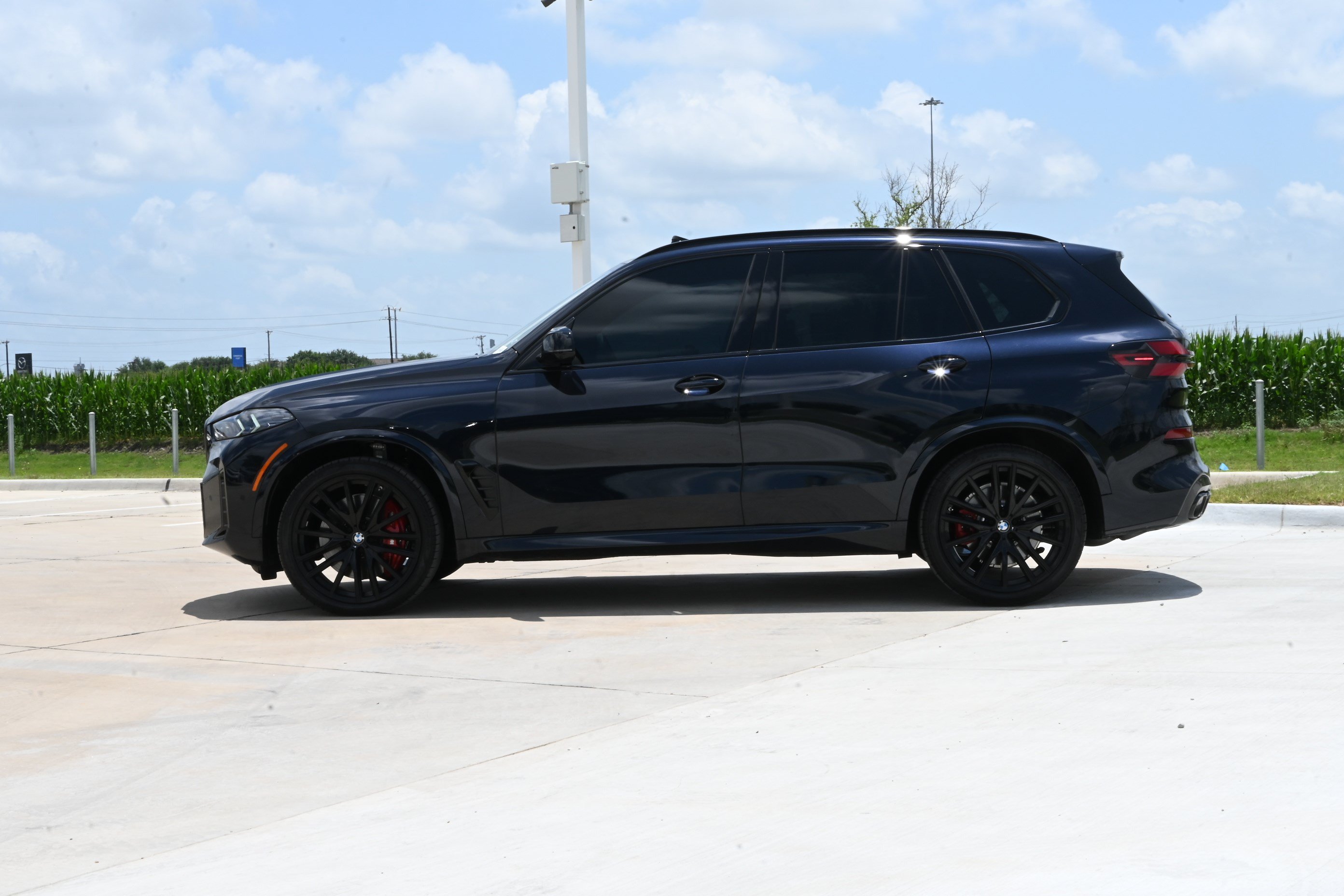 Certified 2025 BMW X5 M60i AWD/4WD image 6