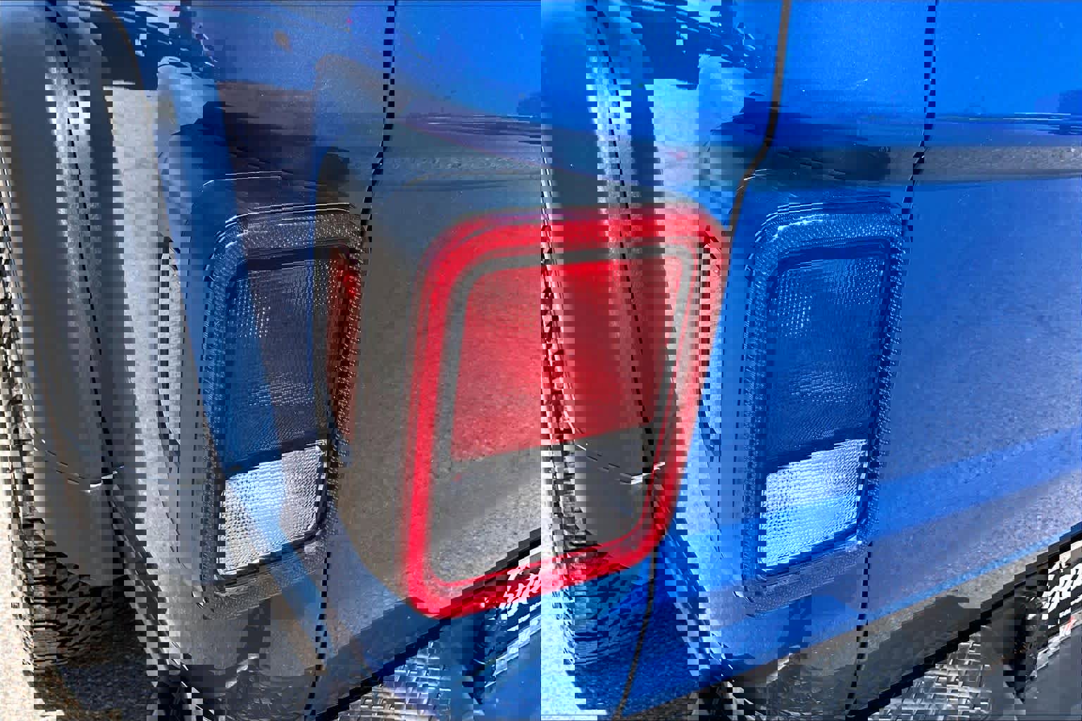 Used 2023 Jeep Gladiator Mojave w/ Cold Weather Group AWD/4WD image 24