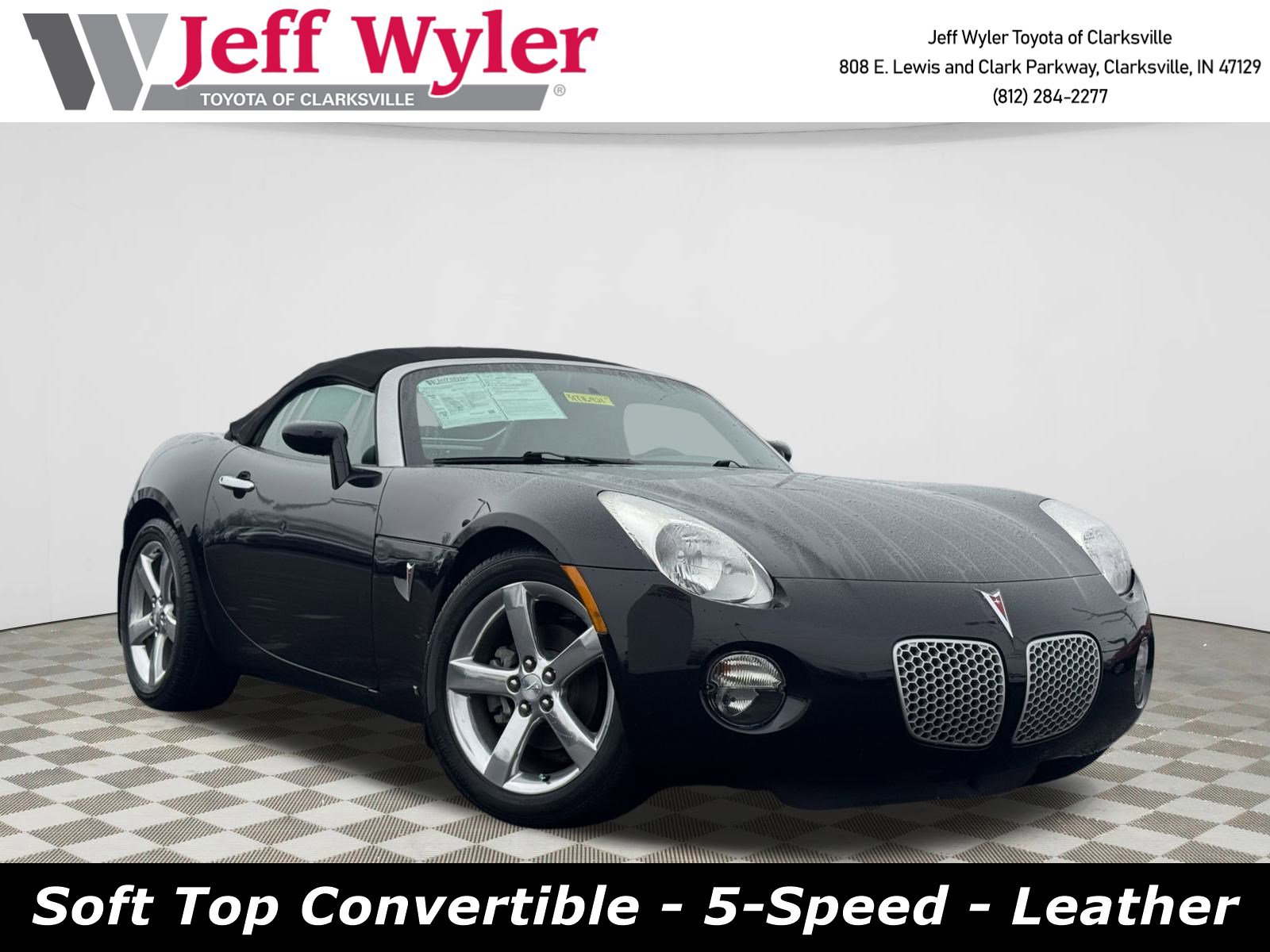 Used 2007 Pontiac Solstice Convertible w/ Premium Package image 1