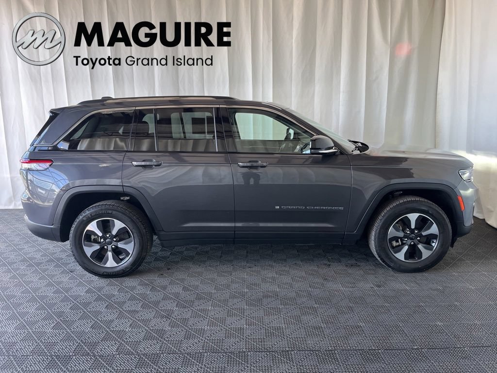 Used 2023 Jeep Grand Cherokee 4WD 4xe image 2