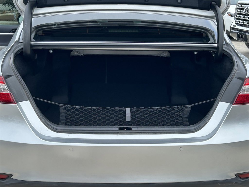 Used 2019 Toyota Camry LE image 14