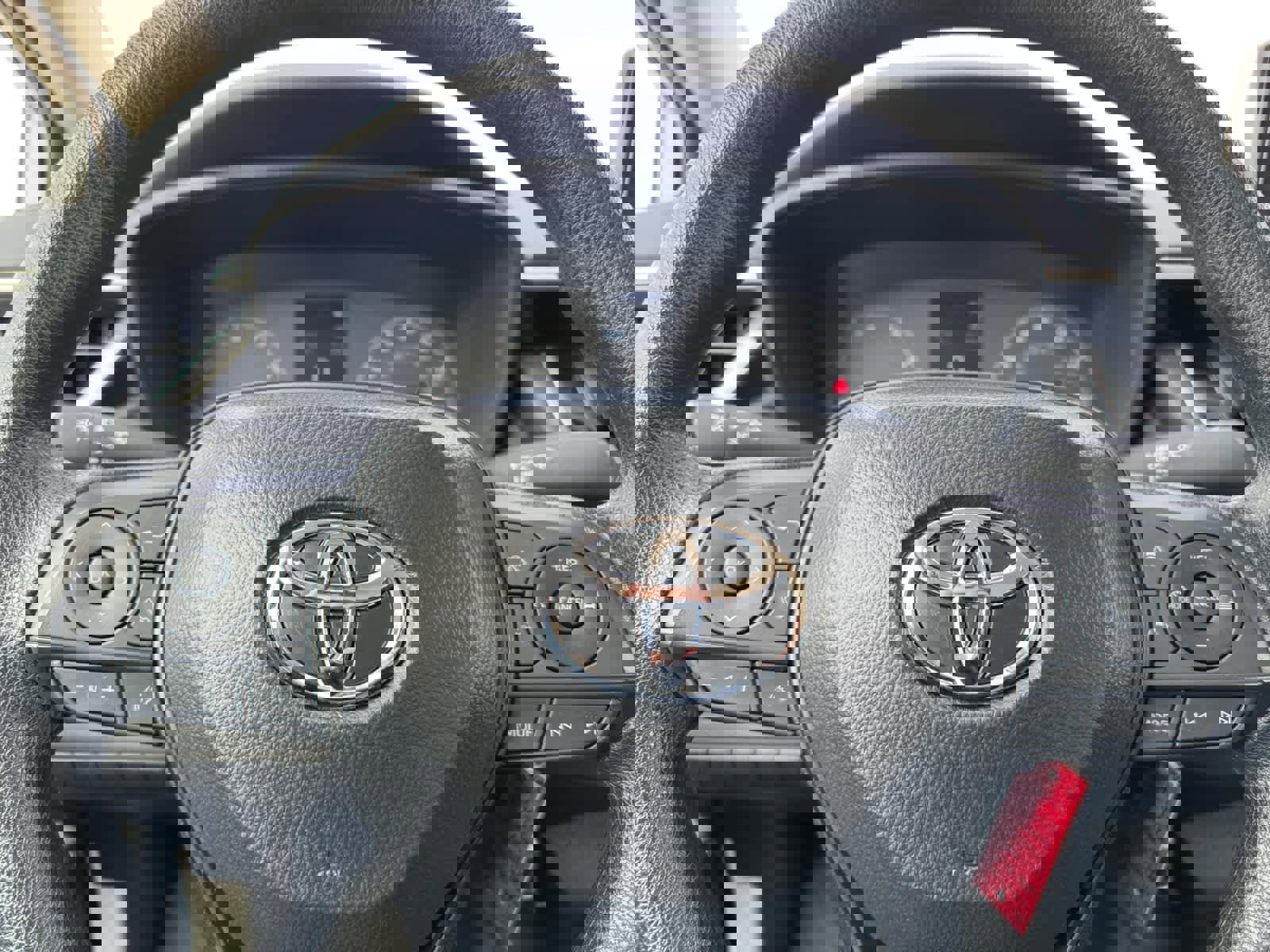 Used 2025 Toyota Corolla LE image 15