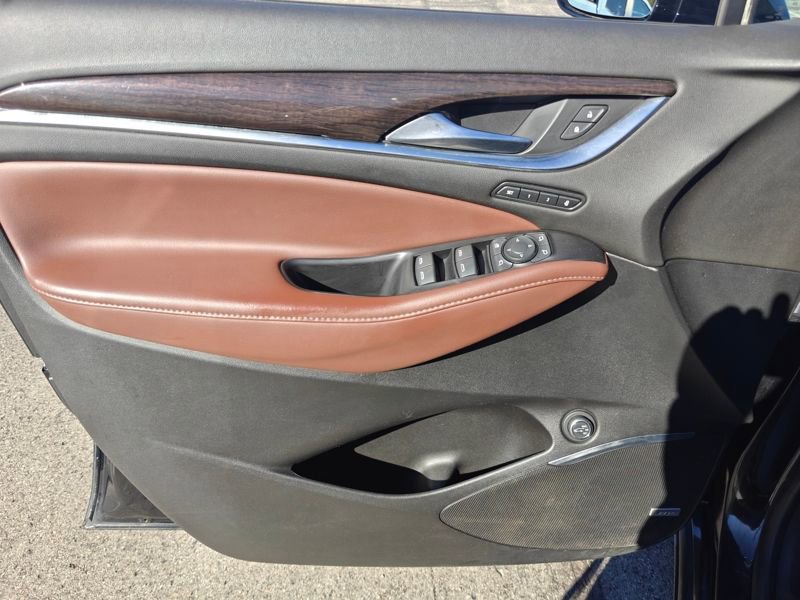 Used 2019 Buick Enclave Avenir w/ Avenir Technology Package image 12