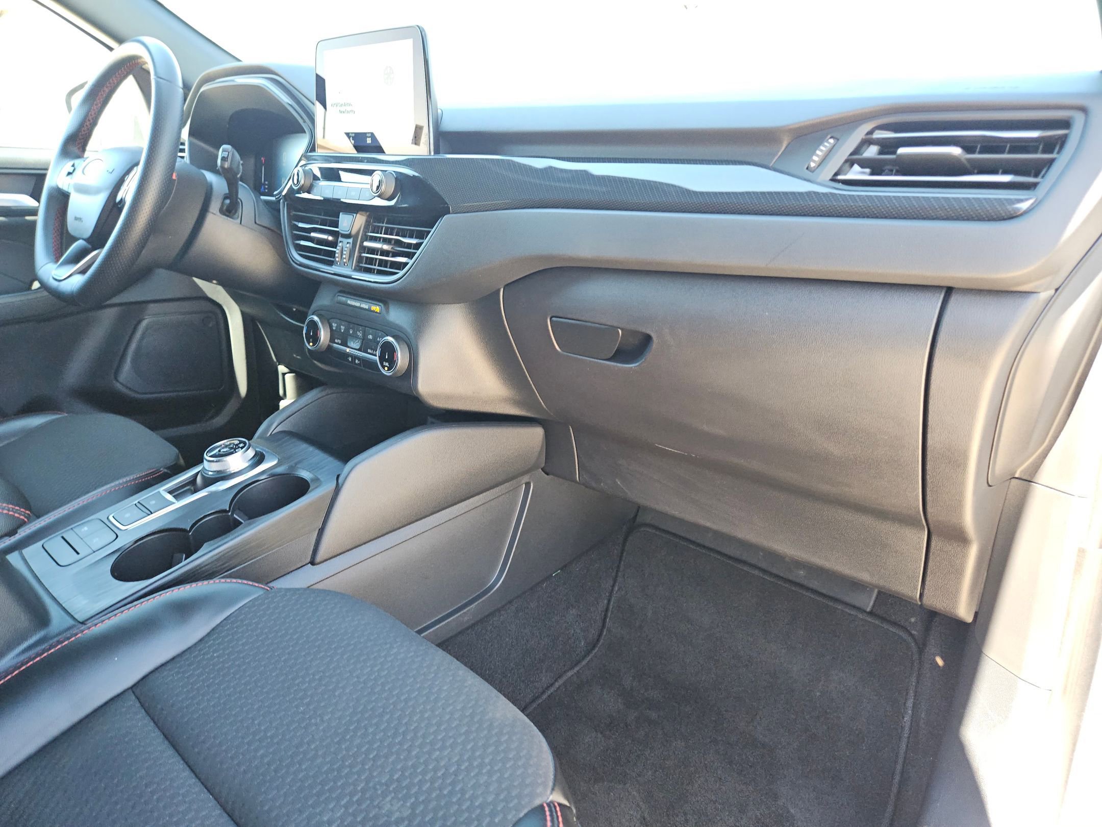 Used 2024 Ford Escape ST-Line image 28