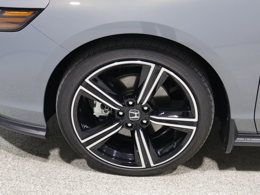 Used 2025 Honda Accord Sport image 8