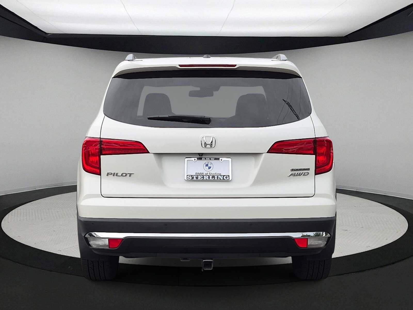 Used 2017 Honda Pilot Touring image 7