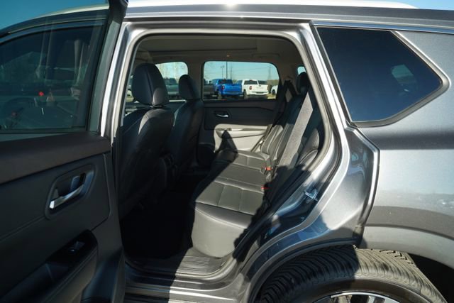 Used 2023 Nissan Rogue SL image 16