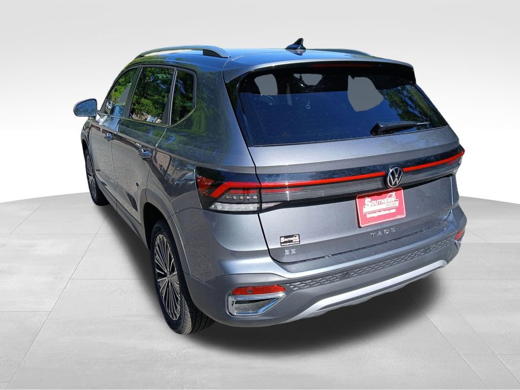 New 2026 Volkswagen Taos SE image 3