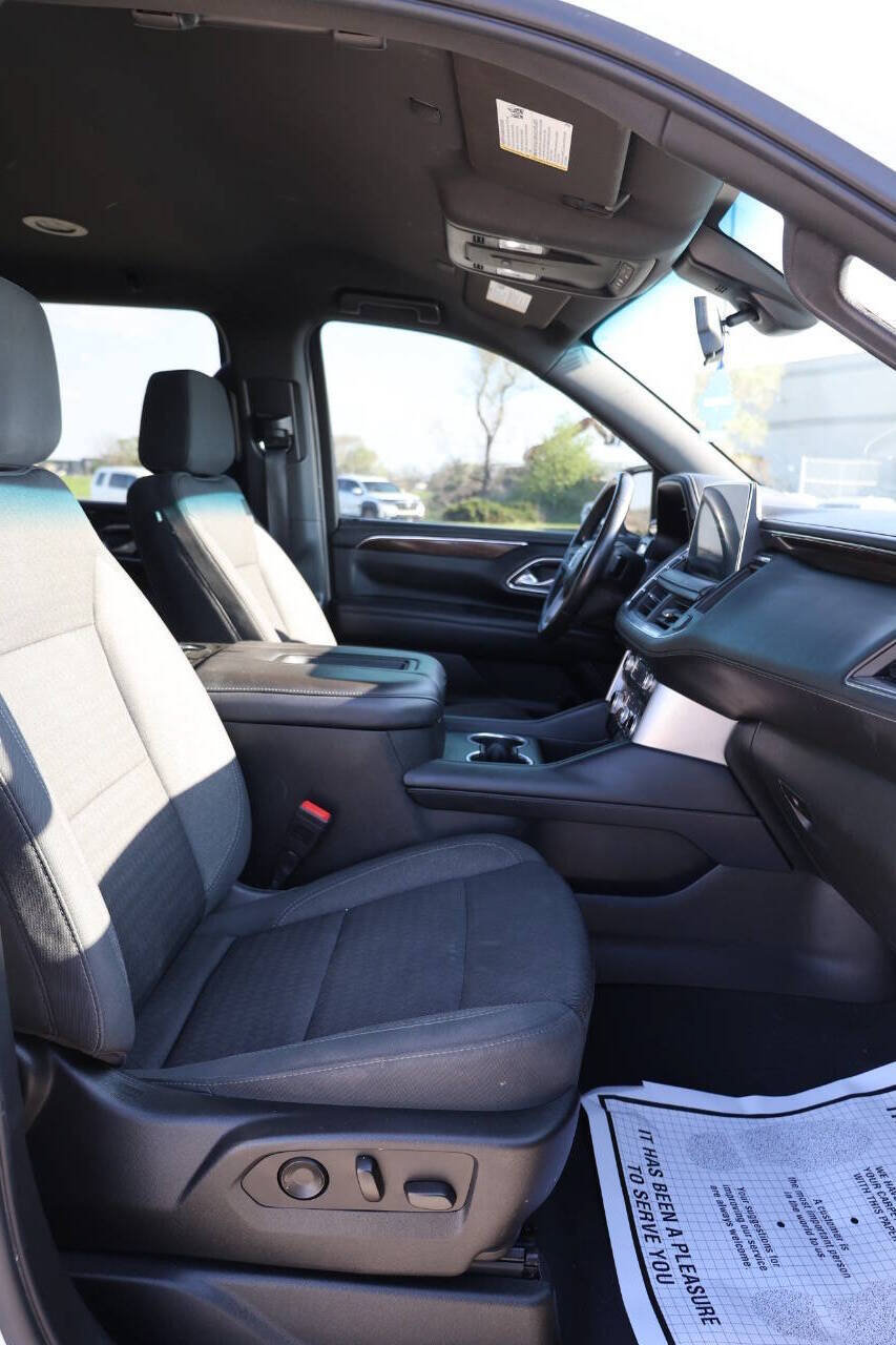 Used 2022 GMC Yukon XL SLE w/ Gmc Pro Safety Plus Package AWD/4WD image 15