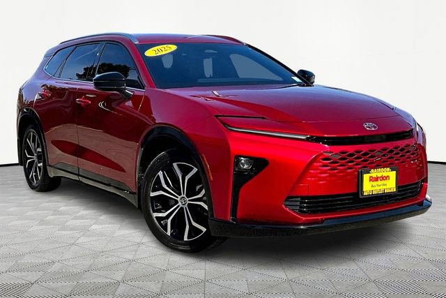 Used 2025 Toyota Crown Signia w/ Tow-Hitch Package (TMS)