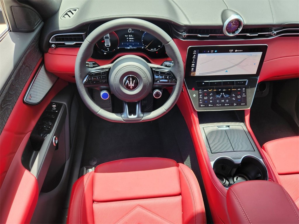 New 2025 Maserati Grecale GT image 8