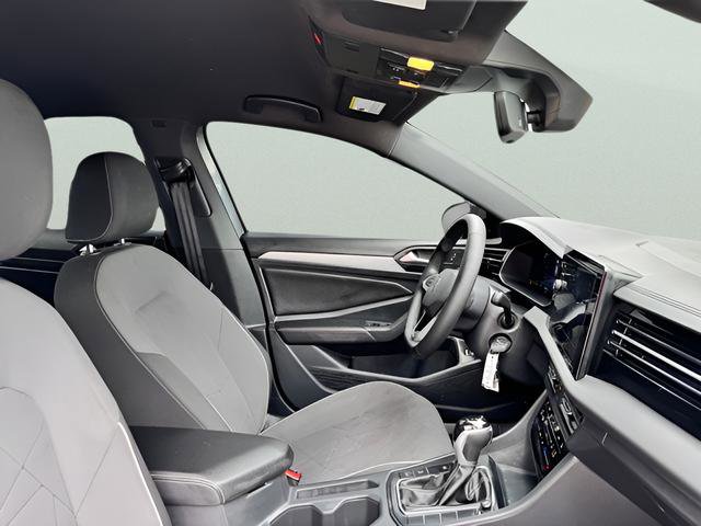 Used 2025 Volkswagen Jetta Sport image 12