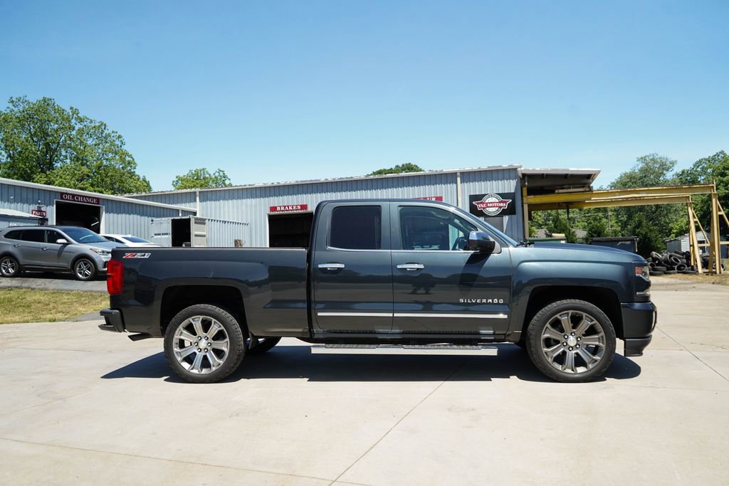 Used 2017 Chevrolet Silverado 1500 LTZ Z71 w/ LTZ Plus Package AWD/4WD image 3