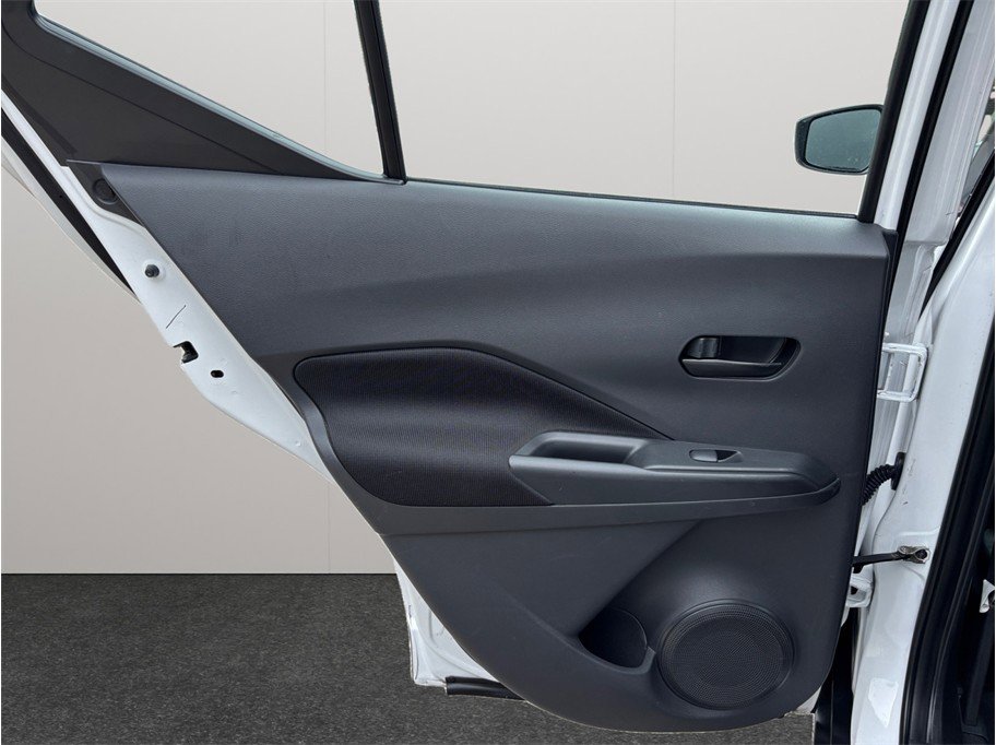 Used 2021 Nissan Kicks S FWD image 31