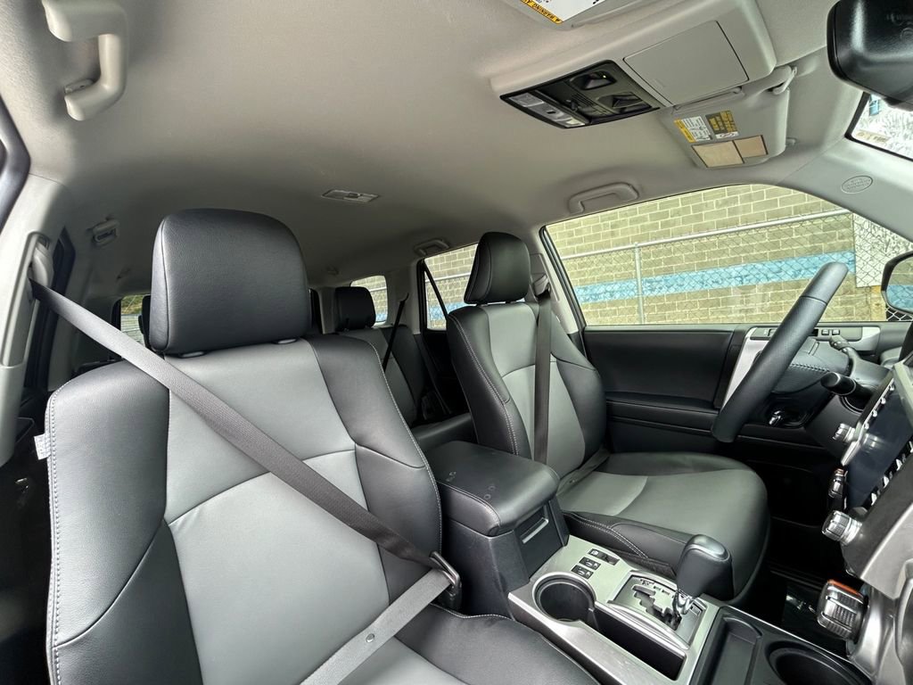 Used 2022 Toyota 4Runner SR5 Premium image 28