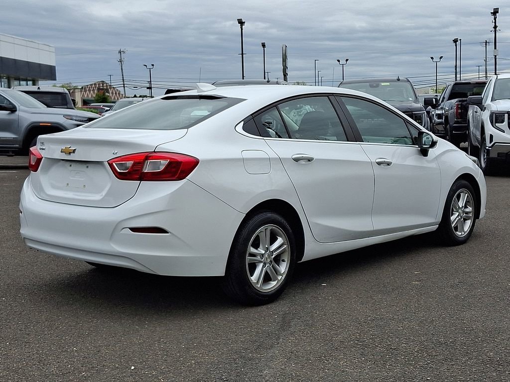 Certified 2017 Chevrolet Cruze LT w/ Convenience Package FWD image 6