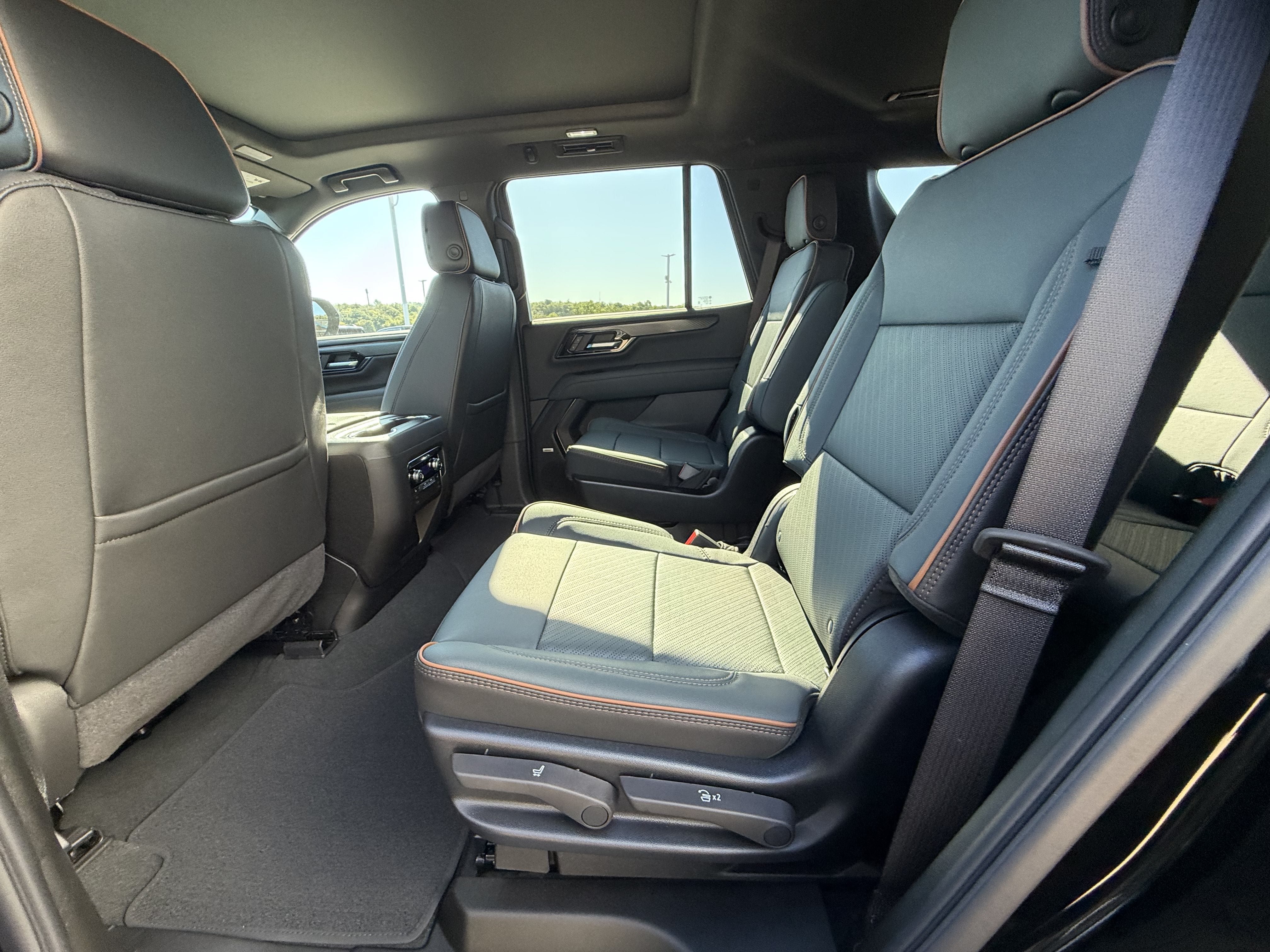 New 2027 GMC Yukon AT4 w/ AT4 Premium Plus Package AWD/4WD image 12