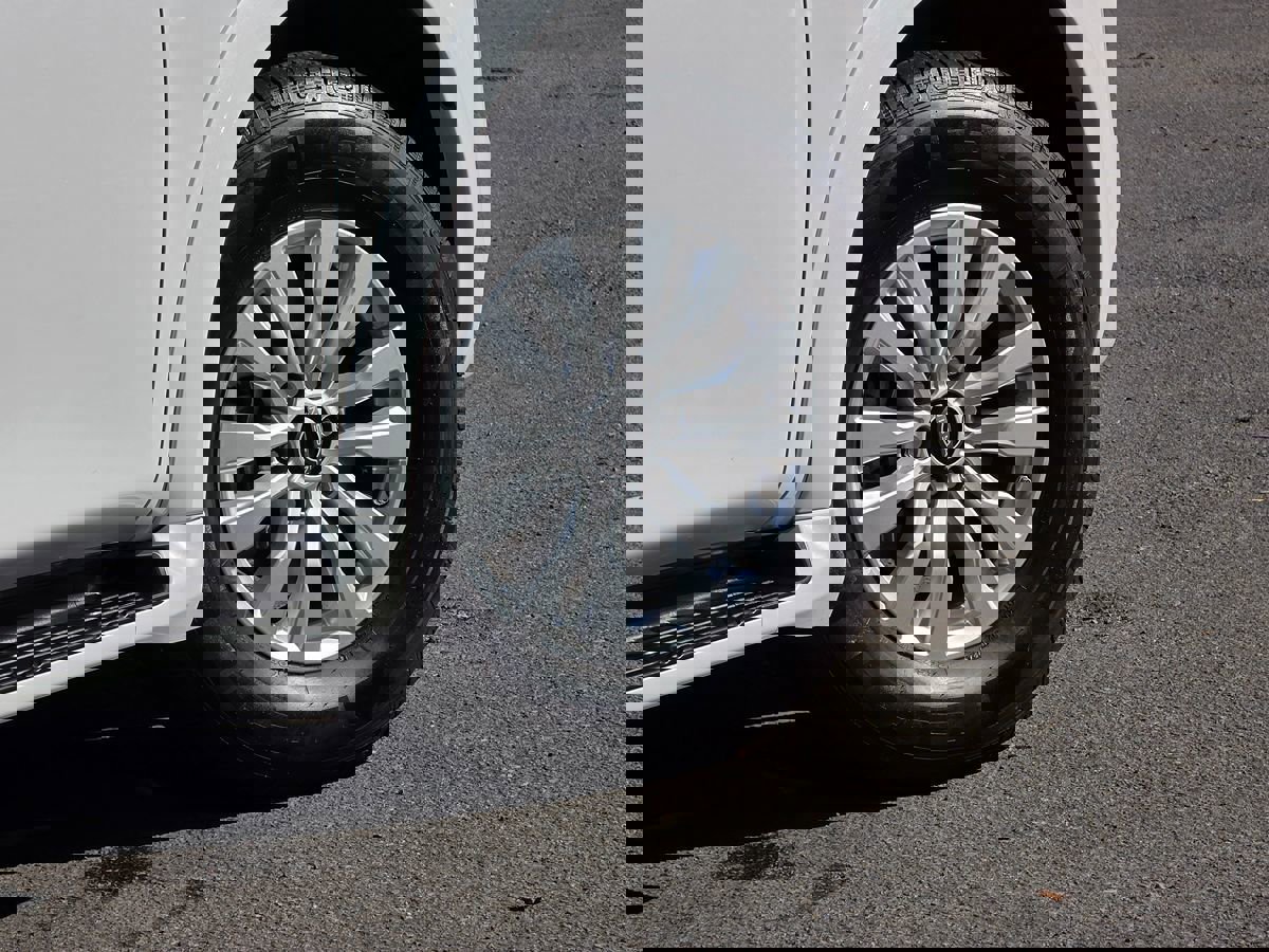 Used 2023 Nissan Armada SV image 8