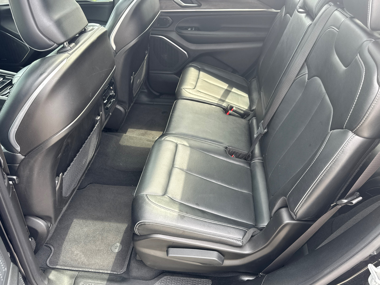 Certified 2025 Jeep Grand Cherokee L Overland w/ Advanced Protech Group III AWD/4WD image 26