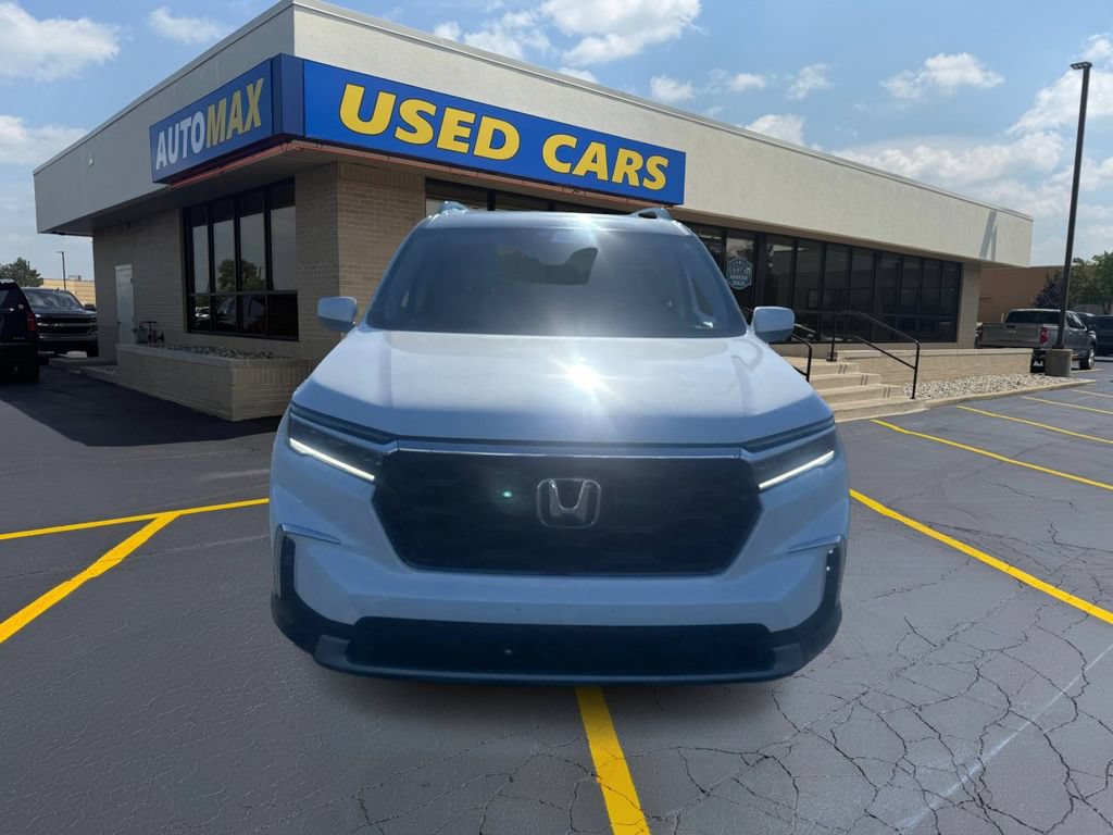 Certified 2023 Honda Pilot Touring image 3