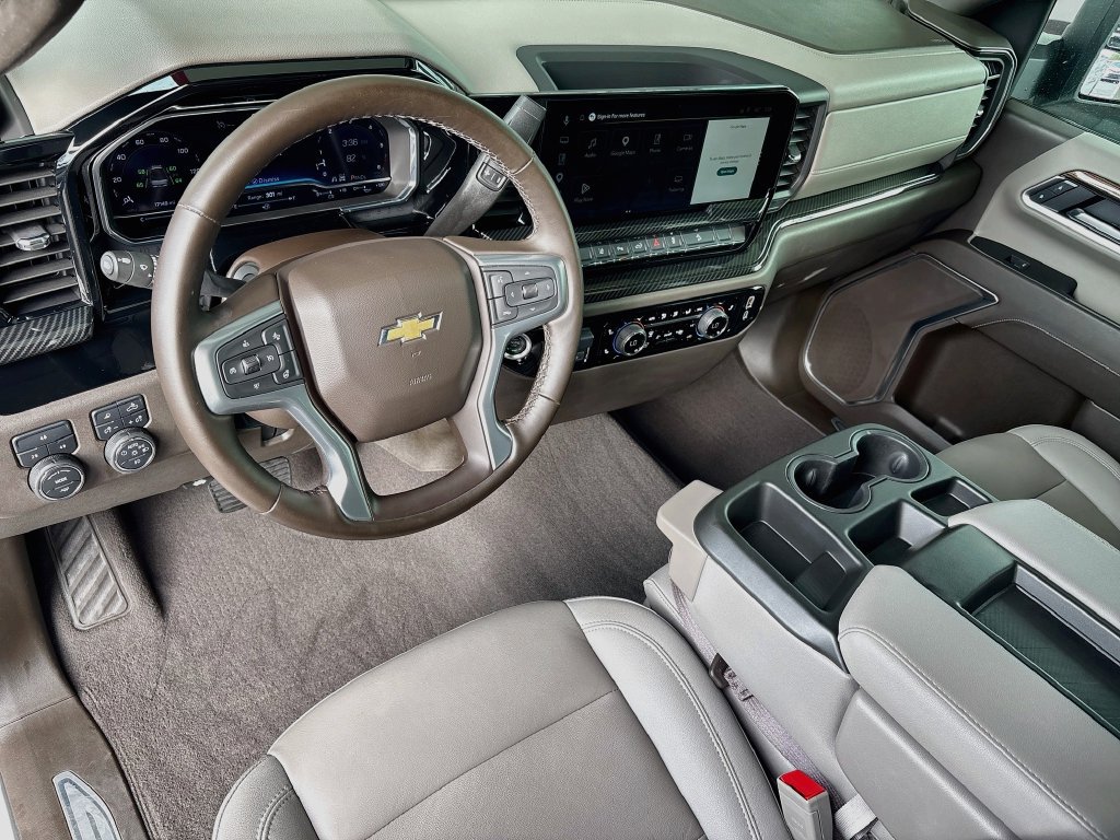Used 2025 Chevrolet Silverado 2500 LT w/ Z71 Chrome Sport Edition AWD/4WD image 9