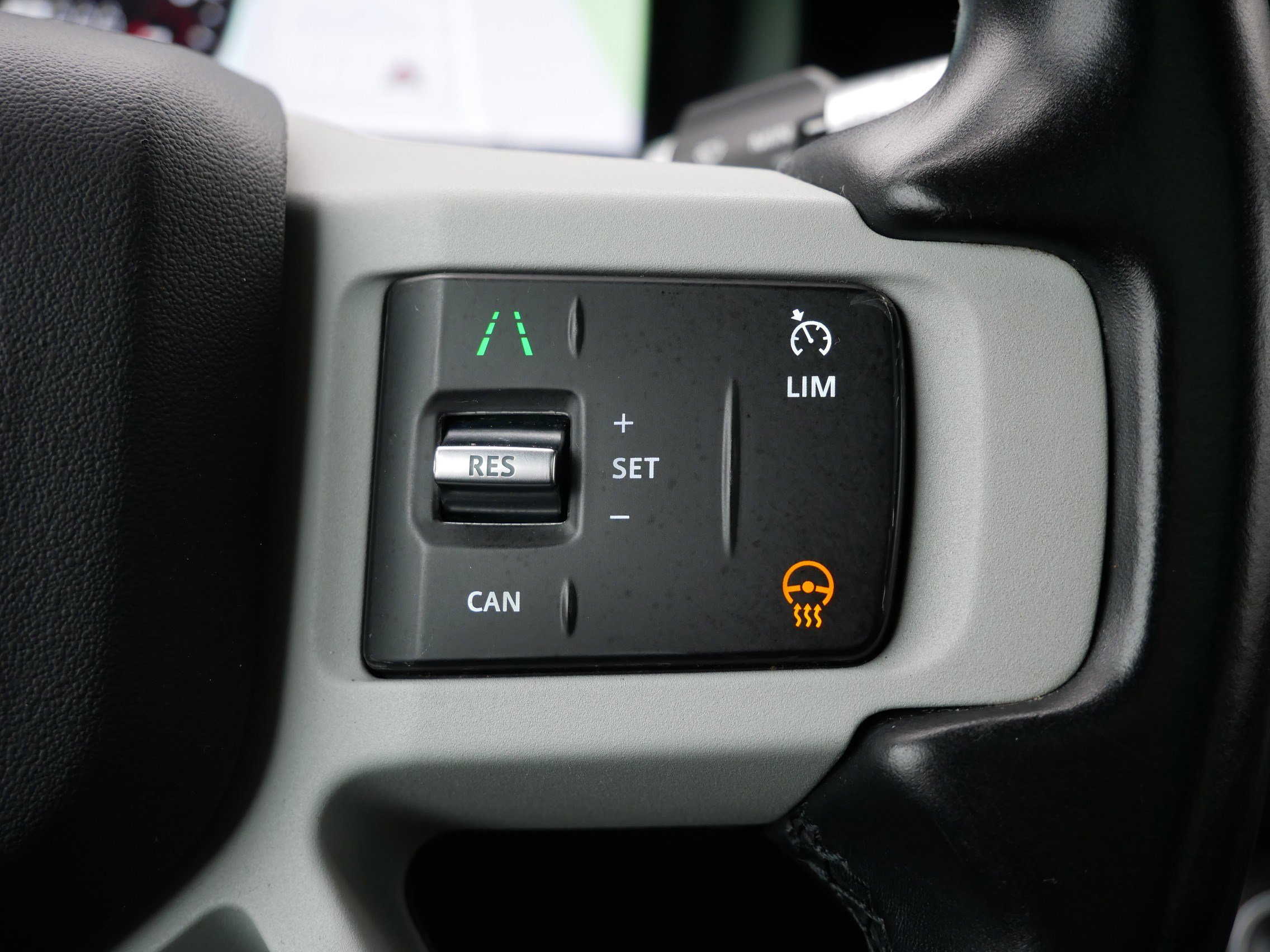 Used 2020 Land Rover Defender 110 SE image 22