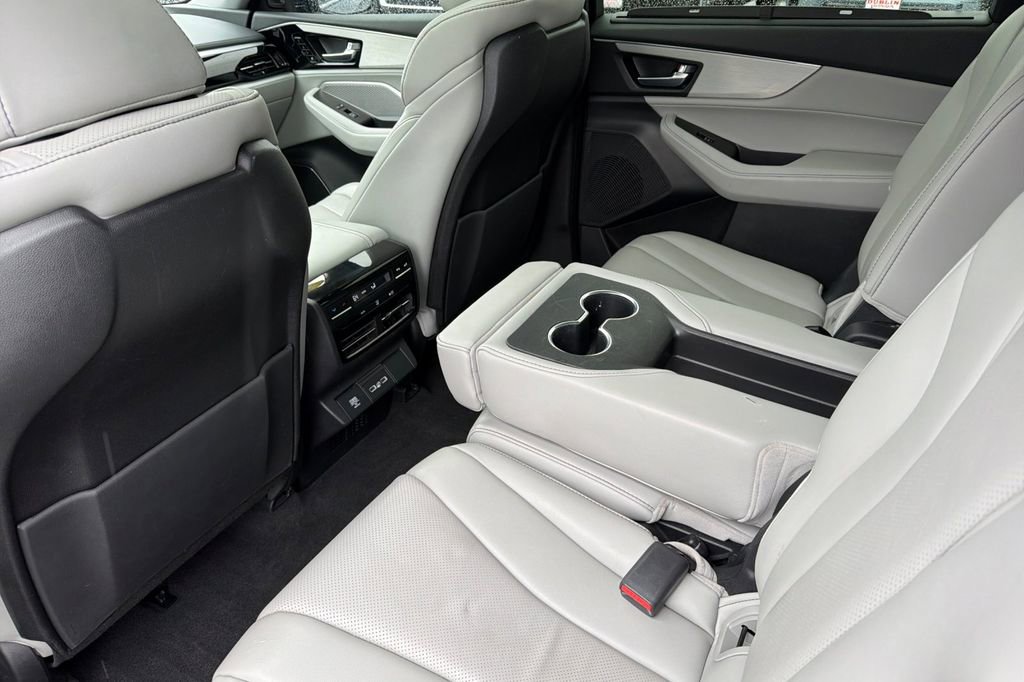 Used 2022 Acura MDX SH-AWD w/ Technology Package image 11